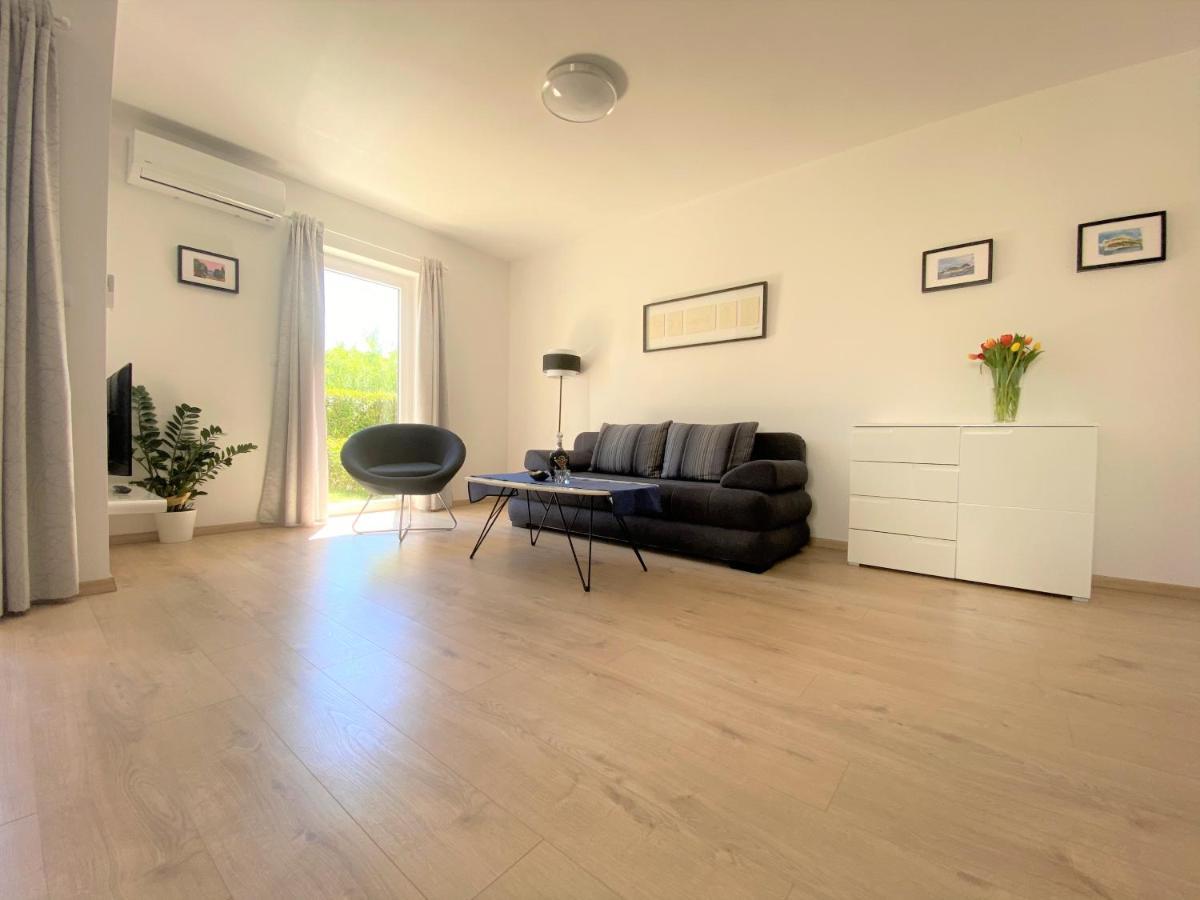 Apartment Punta Premantura E With Garden Exteriér fotografie