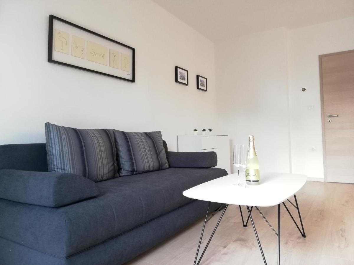 Apartment Punta Premantura E With Garden Exteriér fotografie